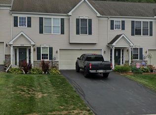 103 Creekside Dr, Millersville, PA 17551