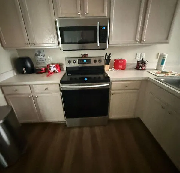 334 Grosvenor Loop — Photo 7