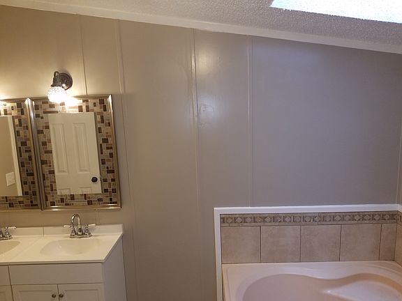 5th image of 525 Allene Cir