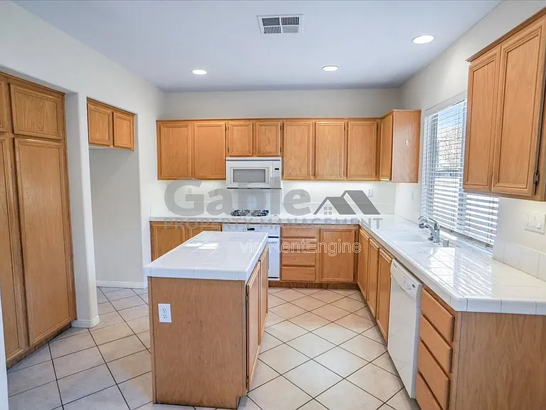 24322 Alyssum Pl — Photo 9