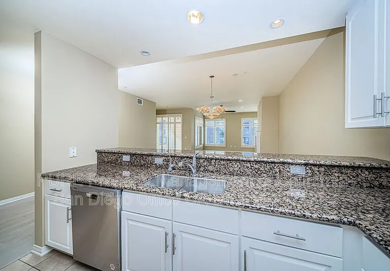 301 Mission Ave #405 — Photo 9