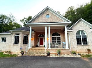 10408 Marbury Rd, Oakton, VA 22124