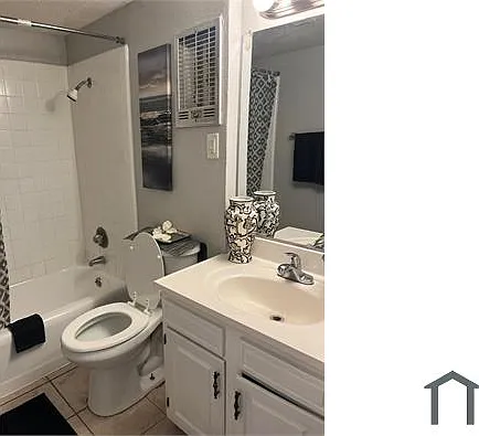 2330 Liberty St #1 — Photo 13