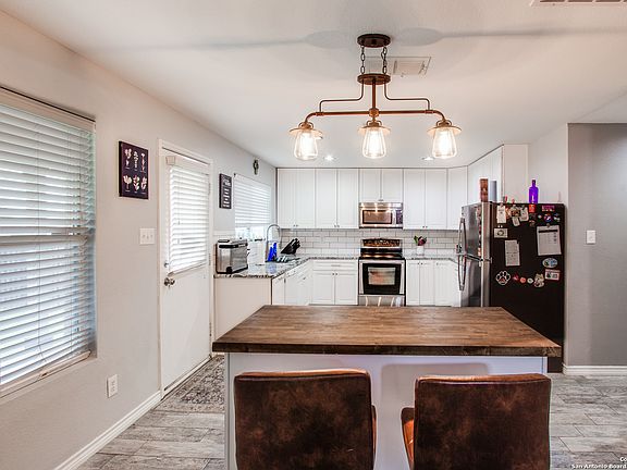 4th image of 324 WILLOW VIEW