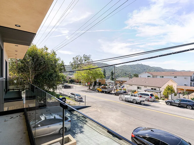 10232 Tujunga Canyon Blvd — Photo 26