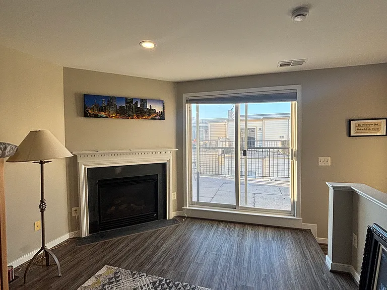 2302 Cobble Hill Ter — Photo 33