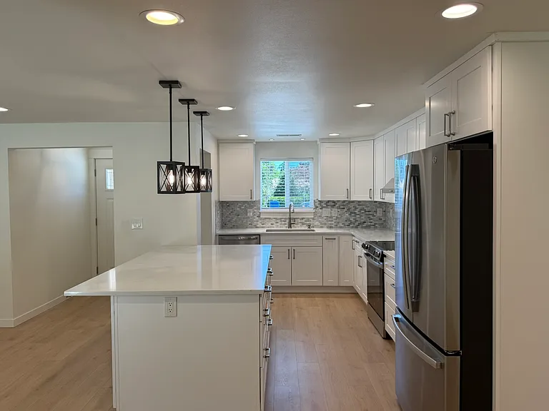 721 Iva Ln NE — Photo 9