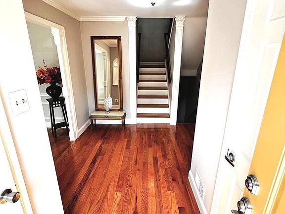 Entrance / foyer