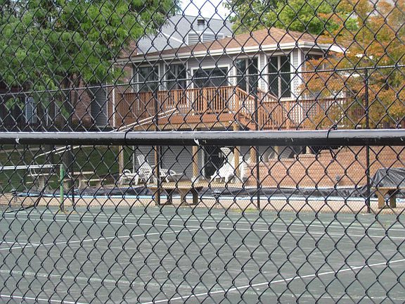 pool and tennid