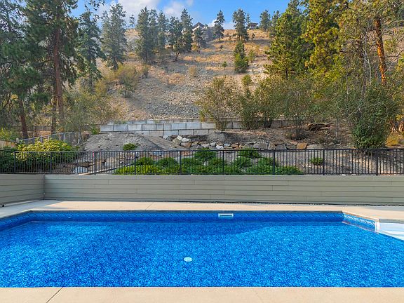 4th image of 2218 Omineca Pl