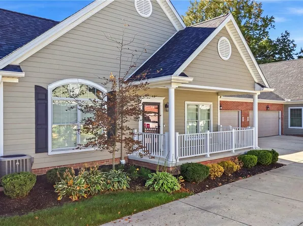 4300 Westford Pl #5, Canfield, OH 44406