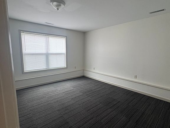 4th image of 206 Monroe St #C