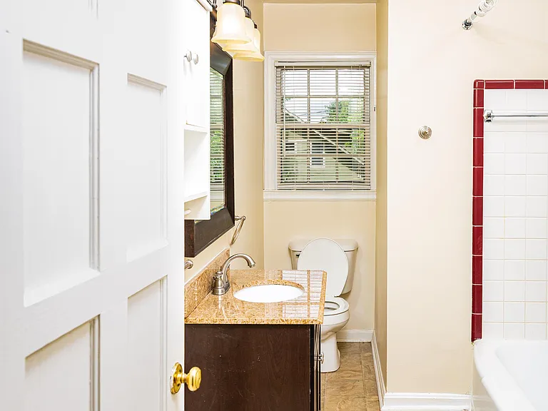 657 Montclair Dr — Photo 11