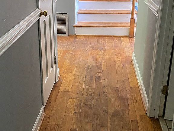 stairway to 2nd floor