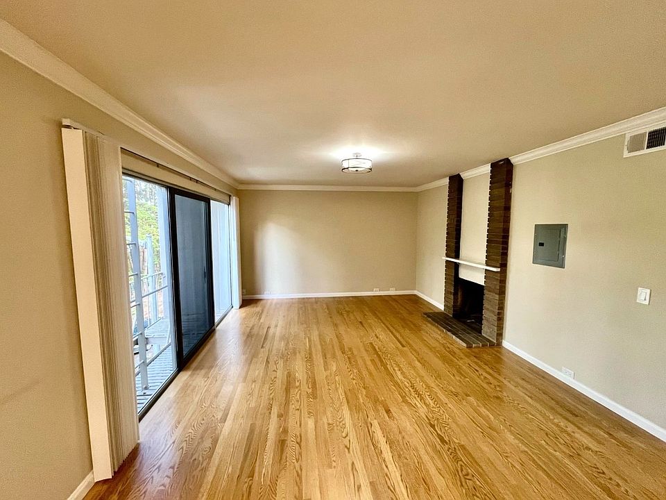 1st image of 152 Locksley Ave #3