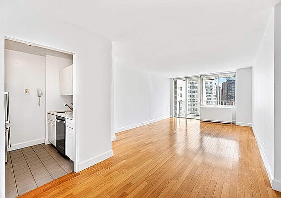 4th image of 220 E 65th St APT 17D