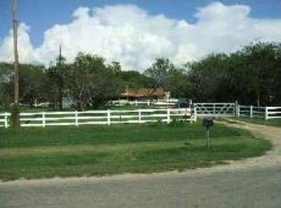 18282 Kinney Rd, Von Ormy, TX 78073