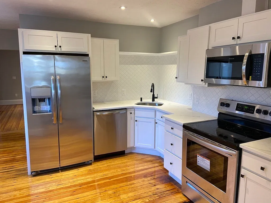 2 bed, 998 sqft, $3,100 — Photo 3