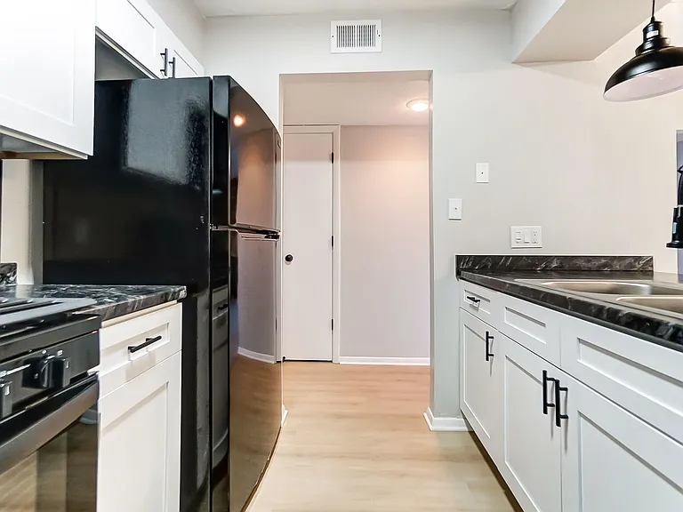 Coventry Court West Apartments — Photo 5
