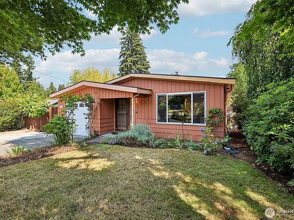 3rd image of 11746 22nd Avenue NE