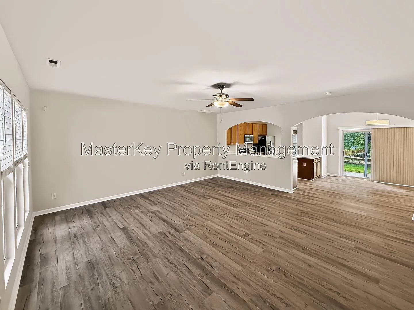 3 bed, 2.5 bath, 1550 sqft, $1,800 — Photo 3