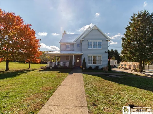 1005 Holmes Rd, Silver Creek, NY 14136