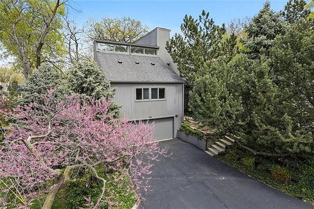1st image of 844 Rockwell Ln