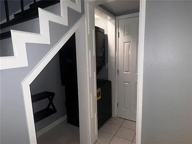 5704 Count Ln — Photo 3