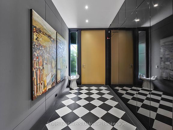 3rd image of 1516 Duncan Rd