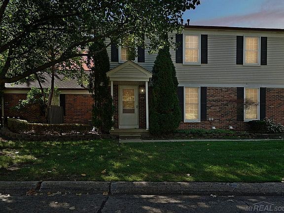 2nd image of 24640 Meadow Ln