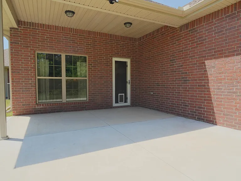 1021 Chesterfield Dr — Photo 17