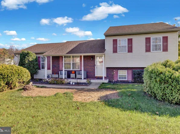 107 E Brookfield Dr, Lebanon, PA 17046