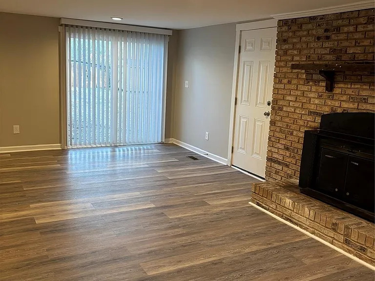 242 John C Rd — Photo 6
