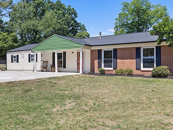 3rd image of 2612 Sapona Cir