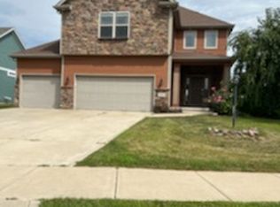 2411 Nottingham Dr, Valparaiso, IN 46383