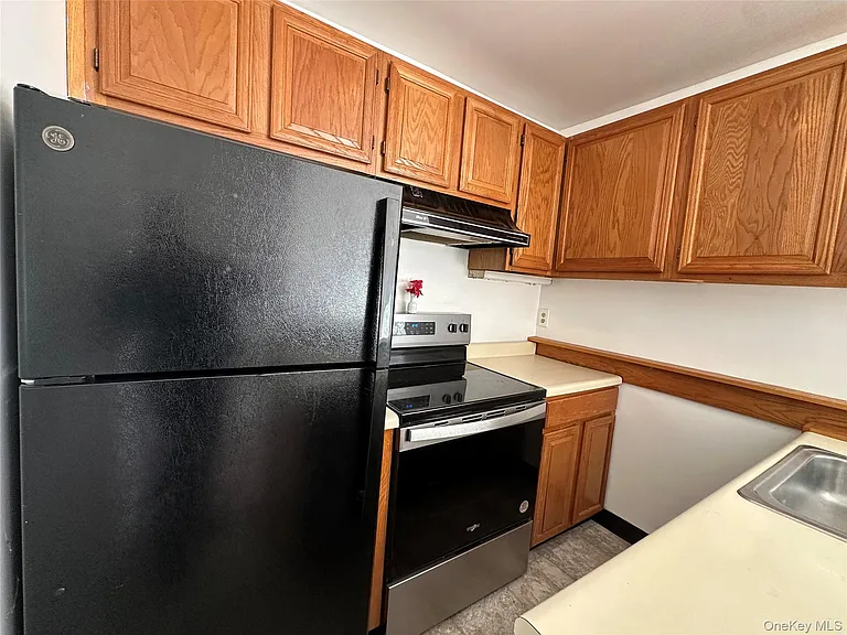 165 Ulster Ave #8 — Photo 9