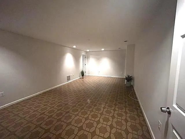 14 Maryland Ave — Photo 17