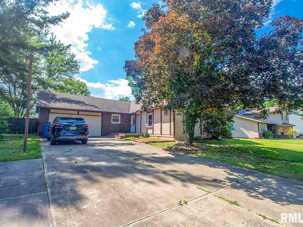38 Edgewood Ln N, Centralia, IL 62801