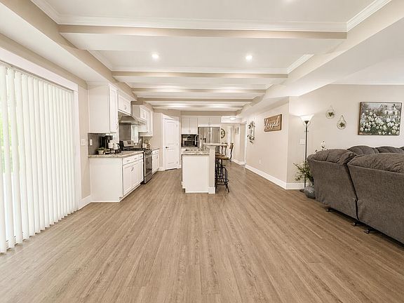 5th image of 127 Burrville Rd