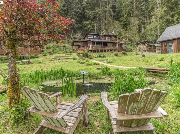 93537 Deadwood Creek Rd, Deadwood, OR 97430