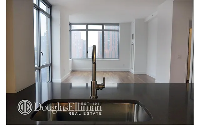 Rented by Douglas Elliman | media 22