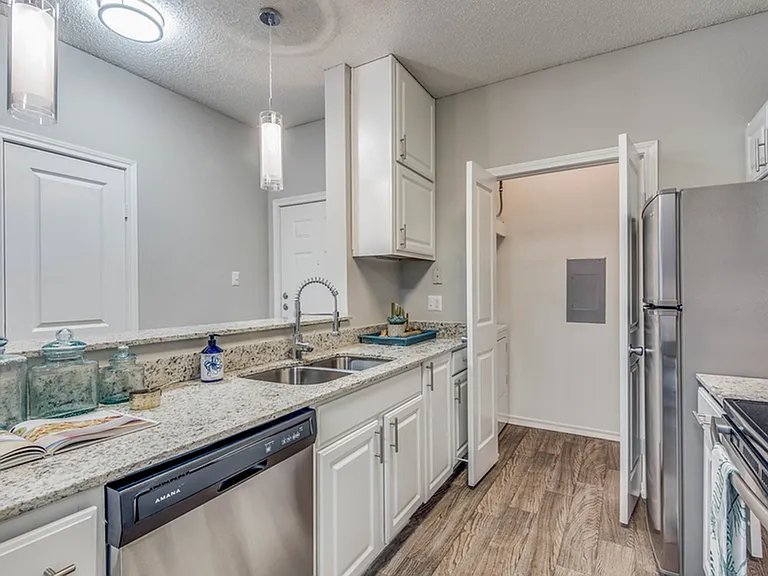 Estates at Las Colinas - E Renovation