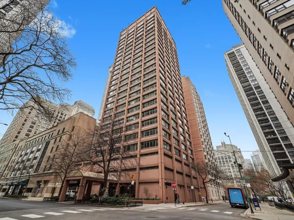247 E Chestnut St APT 502, Chicago, IL 60611