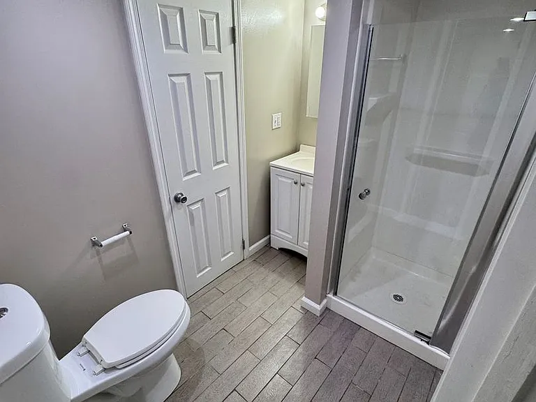 1323 W 3rd Ave — Photo 36