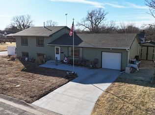 411 N Brandon St, Smith Center, KS 66967