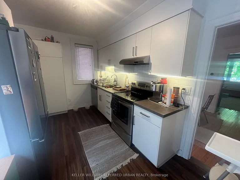 335 Roehampton Ave — Photo 8