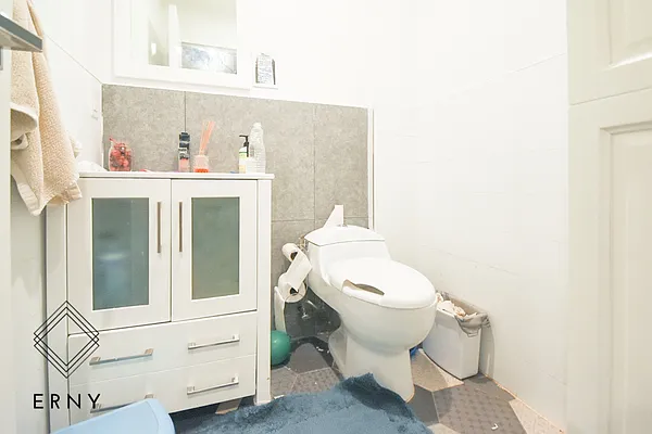 Rented by ERNY LLC | media 16