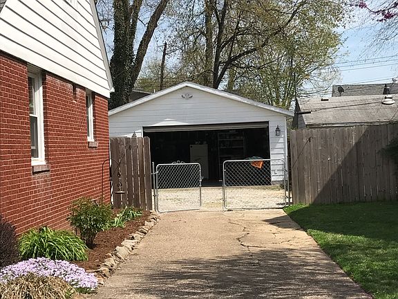3rd image of 3613 Placid Pl E