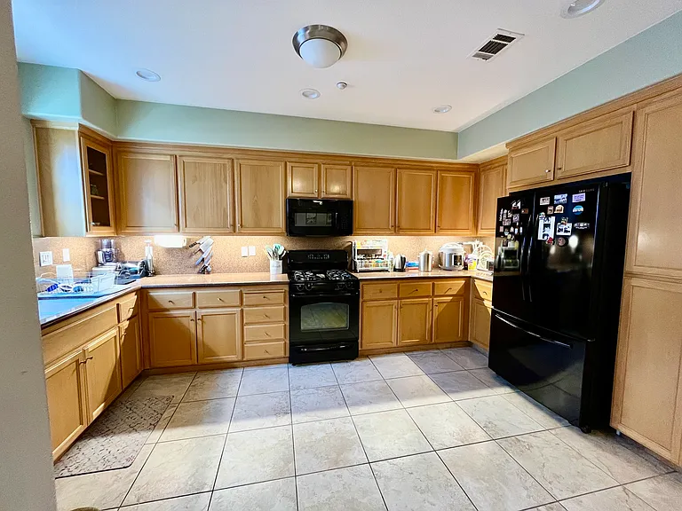 1910 Northshore Dr — Photo 5