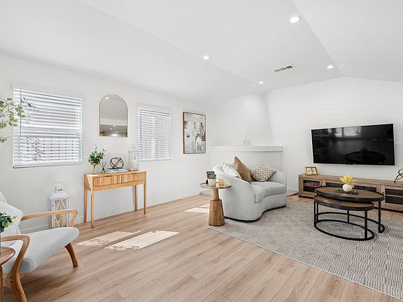 5th image of 14349 Emelita St